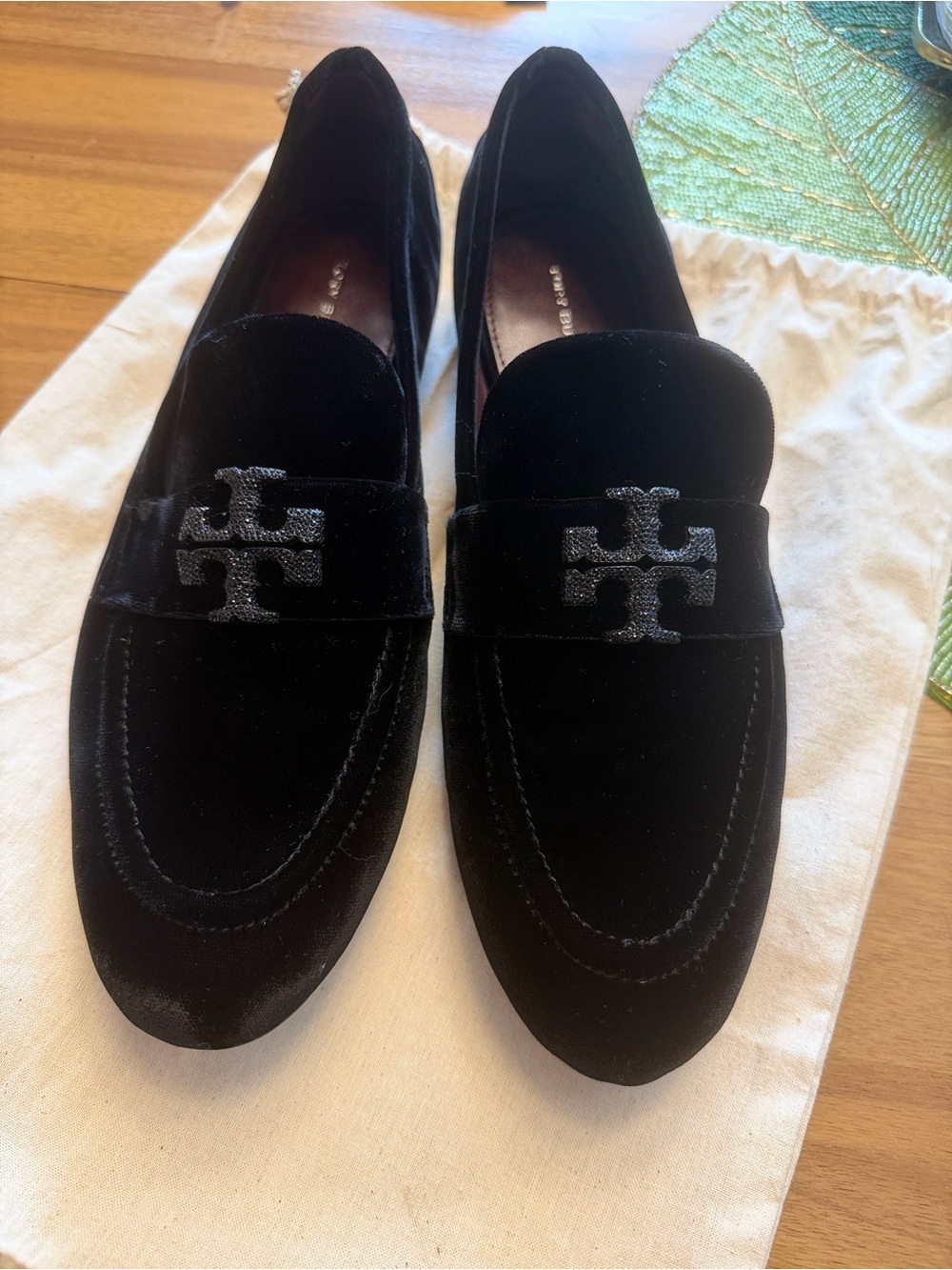Tory Burch Black Suede Loafers with Embellished Logo - Picture 4 of 4
